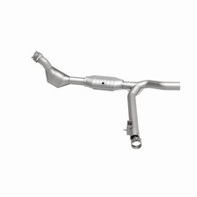 Load image into Gallery viewer, MagnaFlow Direct Fit Catalytic Converter 99-00 F-150 4.2L V6 2WD P/