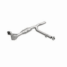 Load image into Gallery viewer, MagnaFlow Direct Fit Catalytic Converter 99 F150/250 4.6L P/S