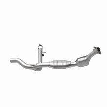 Load image into Gallery viewer, MagnaFlow Direct Fit Catalytic Converter 01 Ford F150 5.4L