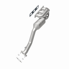 Load image into Gallery viewer, MagnaFlow Direct Fit Catalytic Converter BMW 5 99-00 Front