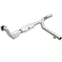 Load image into Gallery viewer, MagnaFlow Direct Fit Catalytic Converter 99-00 Ford Exped 4.6L