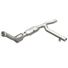 Load image into Gallery viewer, MagnaFlow Direct Fit Catalytic Converter 01 Ford Trucks 4.6L