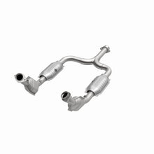 Load image into Gallery viewer, MagnaFlow Direct Fit Catalytic Converter 01-04 Ford Mustang 3.8L CA