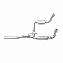 Load image into Gallery viewer, MagnaFlow Direct Fit Catalytic Converter 2009-2012 Dodge Nitro 3.7L Underbody