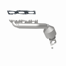 Load image into Gallery viewer, MagnaFlow Direct Fit Catalytic Converter 2007-2009 Sorento 3.3 3.8 L Manifold