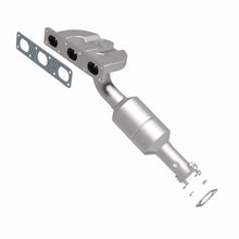 Load image into Gallery viewer, MagnaFlow Direct Fit Catalytic Converter BMW 5 04-05 Front OEM