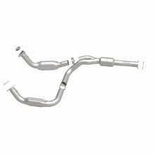 Load image into Gallery viewer, MagnaFlow Direct Fit Catalytic Converter 2011-2012 EXPRESS 2500 6.0L 6.0L Underbody