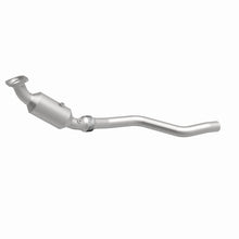 Load image into Gallery viewer, MagnaFlow Direct Fit Catalytic Converter 2005 Chrysler 300C 5.7L V8 / 2005 Dodge Magnum 5.7L V8