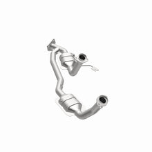 Load image into Gallery viewer, MagnaFlow Direct Fit Catalytic Converter 04 Ford Freestar 3.9L
