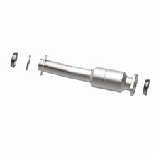Load image into Gallery viewer, MagnaFlow Direct Fit Catalytic Converter 11-15 Sienna 3.5 Underbody