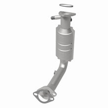 Load image into Gallery viewer, MagnaFlow Direct Fit Catalytic Converter 00-04 Ford Focus 4.2L M/T