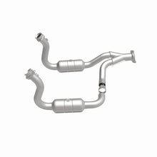 Load image into Gallery viewer, MagnaFlow DF Cat Conv 08-10 Ford F-250/F-250 SD/F-350/F-350 SD 5.4L/6.8L/F-450 SD 6.8L Y-Pipe Assy