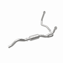 Load image into Gallery viewer, MagnaFlow Direct Fit Catalytic Converter 00-03 Durango 4WD OEM