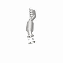 Load image into Gallery viewer, MagnaFlow Direct Fit Catalytic Converter 02-04 Volkswagen Passat 4.0L