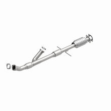 Load image into Gallery viewer, MagnaFlow Direct Fit Catalytic Converter 00-01 Hyundai Sonata 2.5L
