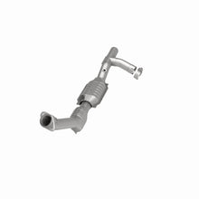 Load image into Gallery viewer, MagnaFlow Direct Fit Catalytic Converter 99-00 Ford Trucks 5.4L