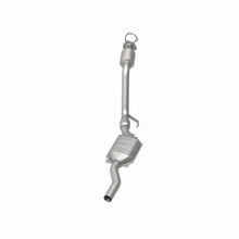 Load image into Gallery viewer, MagnaFlow Direct Fit Catalytic Converter 03 Volkswagen Passat 2.8L