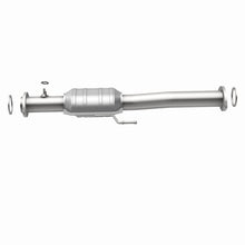 Load image into Gallery viewer, MagnaFlow Direct Fit Catalytic Converter 99-02 4Runner 3.4L rear OEM