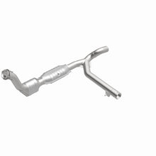 Load image into Gallery viewer, MagnaFlow Direct Fit Catalytic Converter 99-00 Ford Exped 4.6L