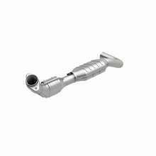 Load image into Gallery viewer, MagnaFlow Direct Fit Catalytic Converter 03 Lincoln Navigator 5.4L