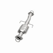 Load image into Gallery viewer, MagnaFlow Direct Fit Catalytic Converter 01-04 Toyota Tacoma 2.4L Rear