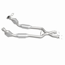 Load image into Gallery viewer, MagnaFlow Direct Fit Catalytic Converter 96-98 4.6L *California*