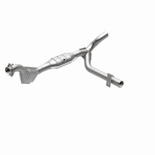 Load image into Gallery viewer, MagnaFlow Direct Fit Catalytic Converter 01 Ford Trucks 4.6L