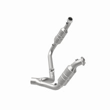Load image into Gallery viewer, MagnaFlow Direct Fit Catalytic Converter 2006 Dodge RAM 1500 Pickup 5.7L Solid Front Axle