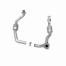 Load image into Gallery viewer, MagnaFlow Direct Fit Catalytic Converter 00-03 Ford E150 5.4L