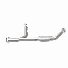 Load image into Gallery viewer, MagnaFlow Direct Fit Catalytic Converter 03-05 Ford Expedition/05-06 Lincoln Navigator 5.4L P/S