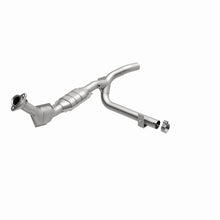 Load image into Gallery viewer, MagnaFlow Direct Fit Catalytic Converter 01 Ford F150 5.4L