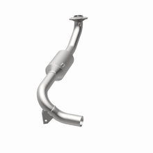 Load image into Gallery viewer, MagnaFlow Direct Fit Catalytic Converter 05-06 Lincoln Navigator 5.4L