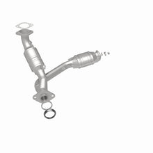 Load image into Gallery viewer, MagnaFlow Direct Fit Catalytic Converter 01-02 Mitsu Montero 3.5L