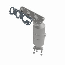 Load image into Gallery viewer, MagnaFlow Direct Fit Catalytic Converter 04-05 Suzuki Verona 2.5L