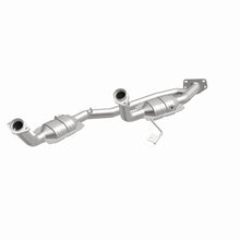 Load image into Gallery viewer, MagnaFlow Direct Fit Catalytic Converter 04 Ford Freestar 3.9L