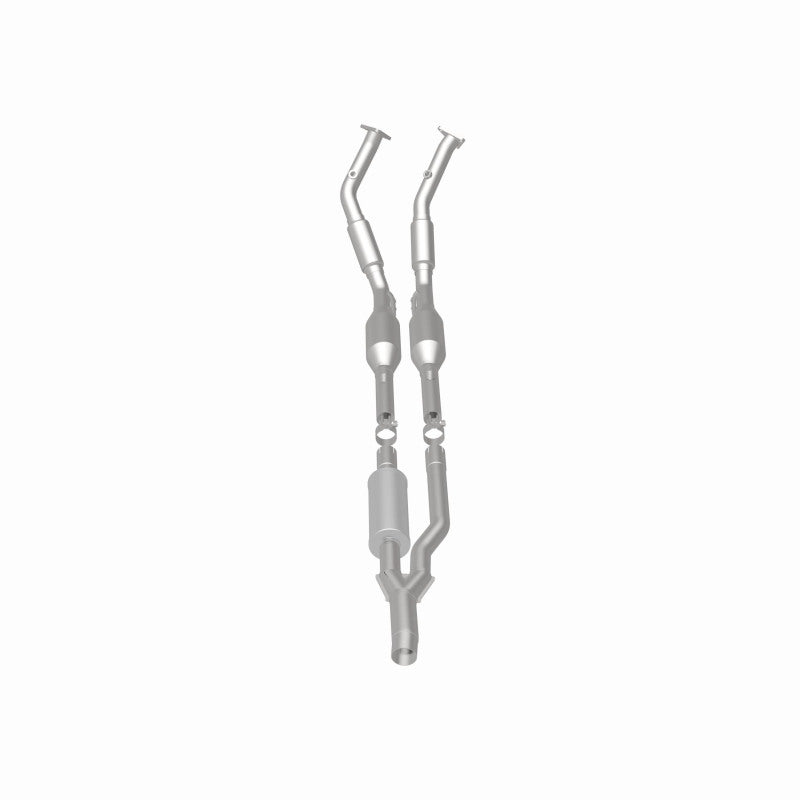 MagnaFlow Direct Fit Catalytic Converter 06- Audi A3 Quattro 3.2L