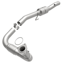 Load image into Gallery viewer, MagnaFlow Direct Fit Catalytic Converter 00-06 Chevy/GMC Driver Side 6.0L