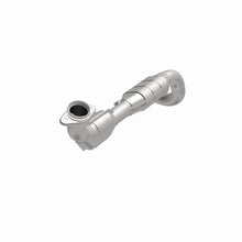 Load image into Gallery viewer, MagnaFlow Direct Fit Catalytic Converter 03-04 Ford Expedition 5.4L V8 Driver Side
