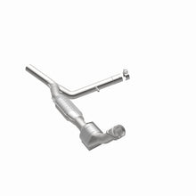 Load image into Gallery viewer, MagnaFlow Direct Fit Catalytic Converter 04-05 Ford F-150 5.4L P/S 2WD (Excl 04 Heritage Edition)