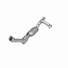 Load image into Gallery viewer, MagnaFlow Direct Fit Catalytic Converter 99-00 Ford Trucks 5.4L