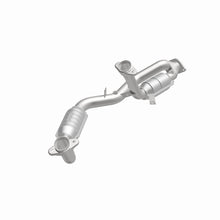 Load image into Gallery viewer, MagnaFlow Direct Fit Catalytic Converter 96-99 Taurus 3.4L Front C