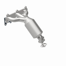 Load image into Gallery viewer, MagnaFlow Direct Fit Catalytic Converter 05-08 Kia Sportage 2.7L Passenger Side