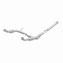 Load image into Gallery viewer, MagnaFlow Direct Fit Catalytic Converter OEM 2004-2005 Ford Explorer/Mercury Mountaineer Underbody