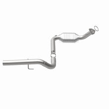 Load image into Gallery viewer, MagnaFlow Direct Fit Catalytic Converter 02-05 Escalade 6.0L Driver Side