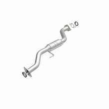 Load image into Gallery viewer, MagnaFlow Direct Fit Catalytic Converter 06-08 Suzuki Grand Vitara 2.7L