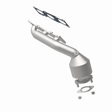 Load image into Gallery viewer, MagnaFlow Direct Fit Catalytic Converter 2007-2009 Sorento 3.3 3.8 L Manifold