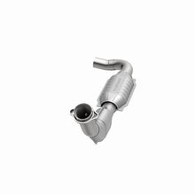 Load image into Gallery viewer, MagnaFlow Direct Fit Catalytic Converter 97-98 Ford Exped 4.6L D/S