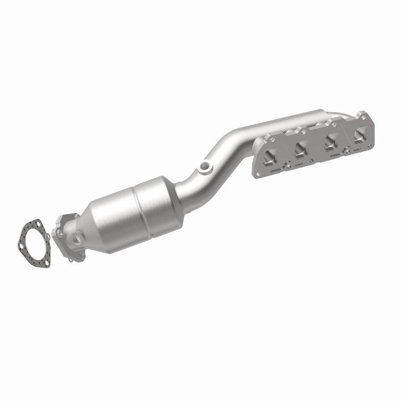 MagnaFlow Direct Fit Catalytic Converter 02-04 VW Passat 4.0L