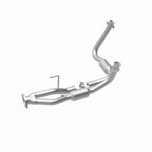 Load image into Gallery viewer, MagnaFlow Direct Fit Catalytic Converter 05-06 Jeep Grand Cherokee 3.7L Y-Pipe Assy (49 State)