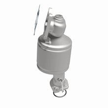 Load image into Gallery viewer, MagnaFlow Direct Fit Catalytic Converter 04-07 Saturn VUE 3.5L Rear
